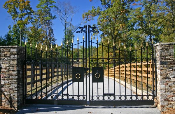Gig Harbor Driveway Gate Service